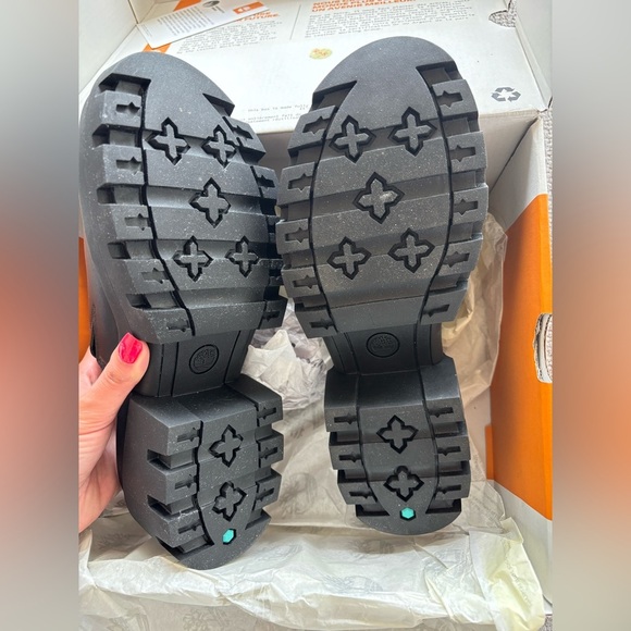 Timberland leather Slide Sandals – Size 8.5 – Brand New in Box - Picture 13 of 16